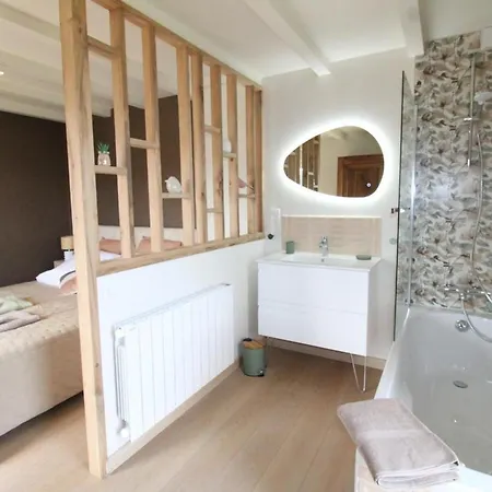 Maison De Charme Avec Prive, Proche De Sites Medievaux Et Activites De Plein Air - Fr-1-742-562 Hébergement de vacances