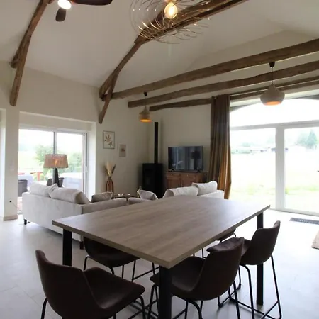 Hébergement de vacances Maison De Charme Avec Prive, Proche De Sites Medievaux Et Activites De Plein Air - Fr-1-742-562 Maurs
