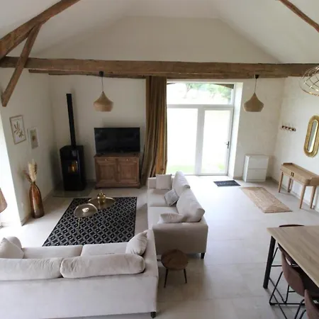 Hébergement de vacances Maison De Charme Avec Prive, Proche De Sites Medievaux Et Activites De Plein Air - Fr-1-742-562 *