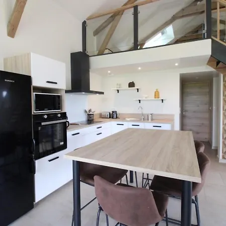 Hébergement de vacances Maison De Charme Avec Prive, Proche De Sites Medievaux Et Activites De Plein Air - Fr-1-742-562 Maurs